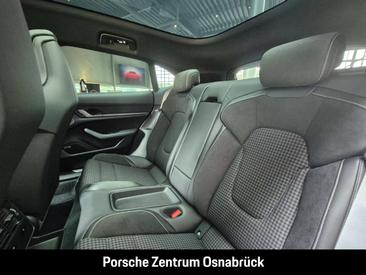 Porsche Taycan 4S — photo 30