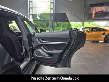 Porsche Taycan 4S — photo 33