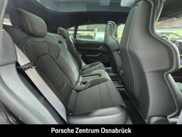 Porsche Taycan 4S — photo 34
