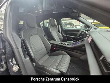 Porsche Taycan 4S — photo 36
