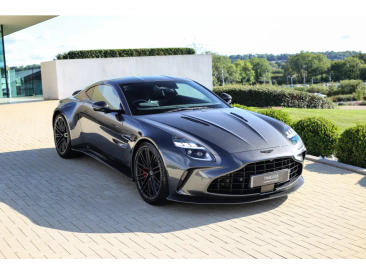 Aston Martin Vantage V8 — photo 8