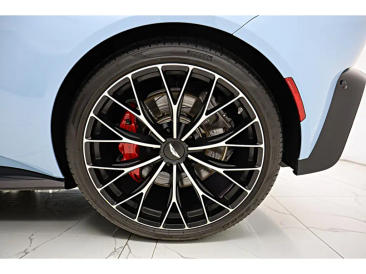 Aston Martin Vantage V8 — photo 4