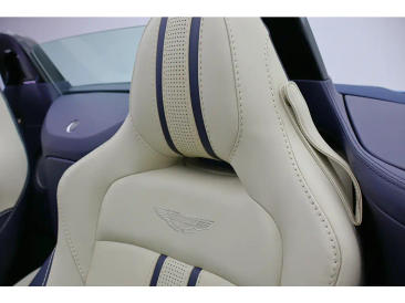 Aston Martin Vantage V8 — photo 5