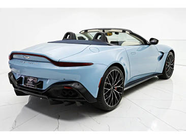 Aston Martin Vantage V8 — photo 23