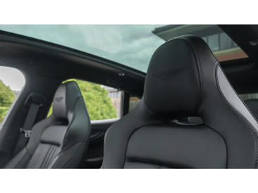 Aston Martin DBX 707 — photo 5