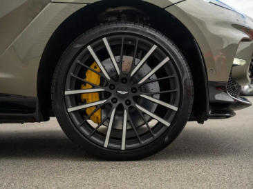 Aston Martin DBX 707 — photo 4