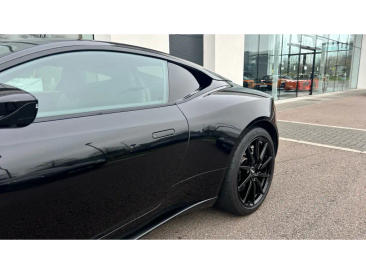 Aston Martin DB11 V8 — photo 8
