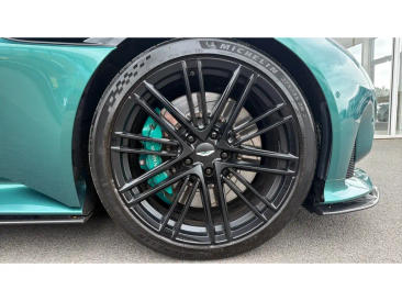 Aston Martin DB12 V8 Coupe — photo 4