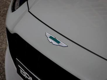 Aston Martin DB12 V8 Coupe — photo 17