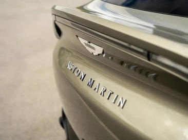 Aston Martin DBX 707 — photo 8
