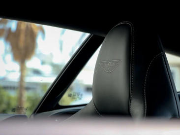 Aston Martin DB12 V8 Coupe — photo 20