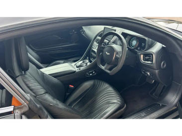 Aston Martin DB11 V8 — photo 14