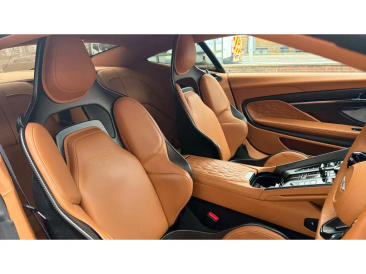 Aston Martin DB12 V8 Coupe — photo 10