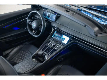 Aston Martin DB12 Volante 4.0 V8 B&W — photo 3