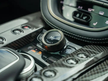 Aston Martin DBX 707 — photo 15