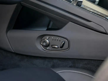 Aston Martin DB12 V8 Coupe — photo 30