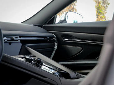 Aston Martin DB12 V8 Coupe — photo 31