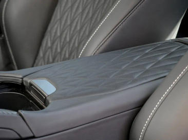Aston Martin DB12 V8 Coupe — photo 34