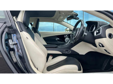 Aston Martin DB11 V12 — photo 19