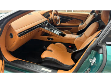 Aston Martin DB12 V8 Coupe — photo 22