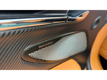 Aston Martin DB12 V8 Coupe — photo 25