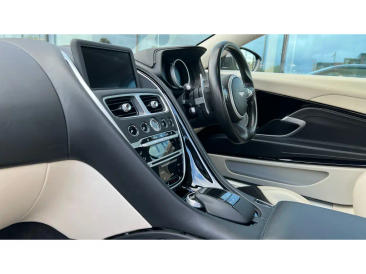 Aston Martin DB11 V12 — photo 24