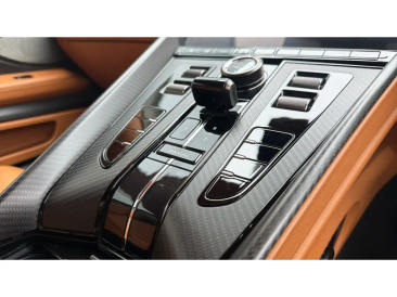 Aston Martin DB12 V8 Coupe — photo 29