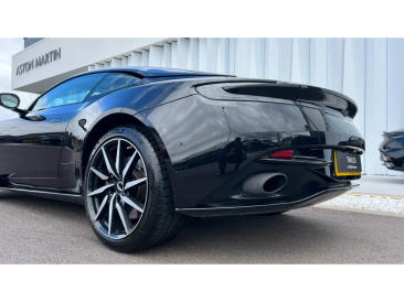 Aston Martin DB11 V12 — photo 29
