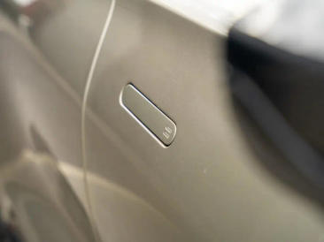 Aston Martin DBX 707 — photo 40
