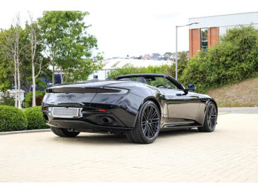 Aston Martin DB12 V8 — photo 23