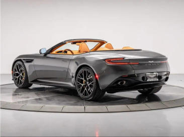 Aston Martin DB12 Volante 4.0 V8 B&W — photo 2