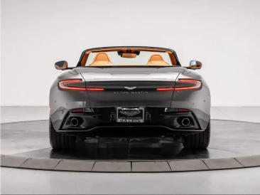 Aston Martin DB12 Volante 4.0 V8 B&W — photo 7