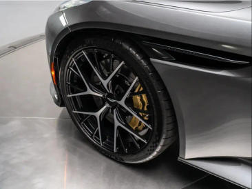 Aston Martin DB12 Volante 4.0 V8 B&W — photo 8