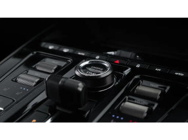 Aston Martin DBX 707 — photo 60