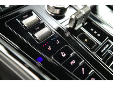 Aston Martin DB12 V8 — photo 41