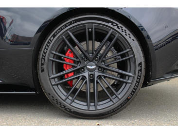 Aston Martin DB12 V8 Coupe — photo 14