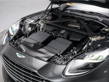 Aston Martin DB12 Volante 4.0 V8 B&W — photo 25