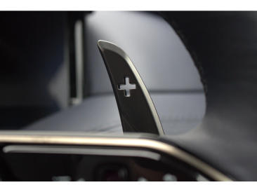Aston Martin DB12 V8 Coupe — photo 18