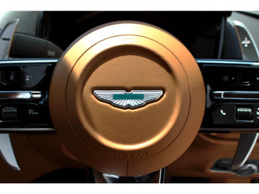 Aston Martin DB12 V8 Coupe — photo 10