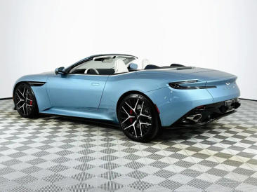 Aston Martin DB12 Volante 4.0 V8 B&W — photo 2