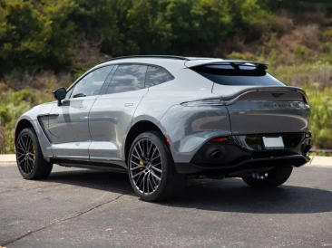 Aston Martin DBX SUV — photo 2