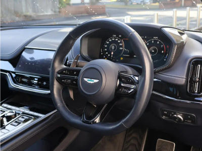 Aston Martin DBX 707