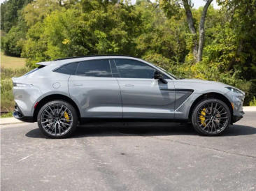 Aston Martin DBX SUV — photo 4