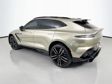 Aston Martin DBX 707 SUV — photo 2