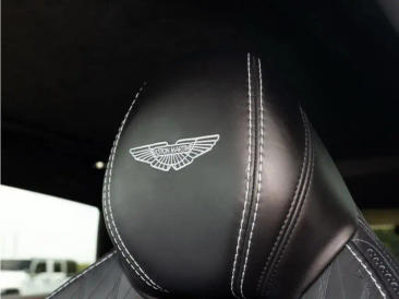 Aston Martin DBX SUV — photo 5