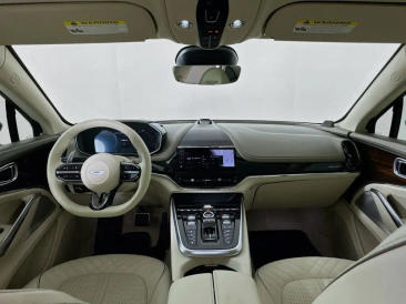 Aston Martin DBX 707 SUV — photo 3