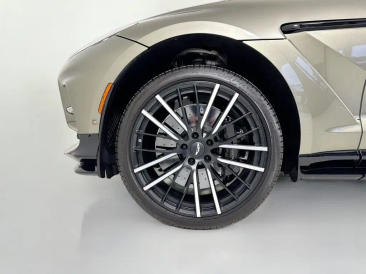 Aston Martin DBX 707 SUV — photo 4
