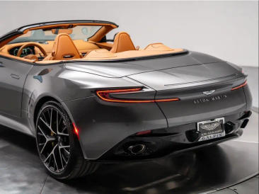 Aston Martin DB12 Volante 4.0 V8 B&W — photo 40