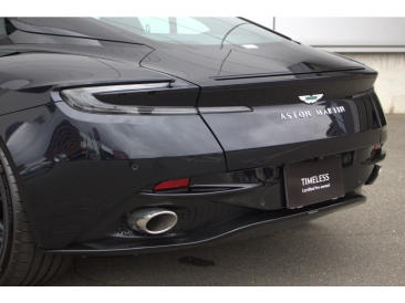 Aston Martin DB12 V8 Coupe — photo 30