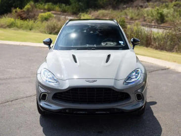 Aston Martin DBX SUV — photo 10
